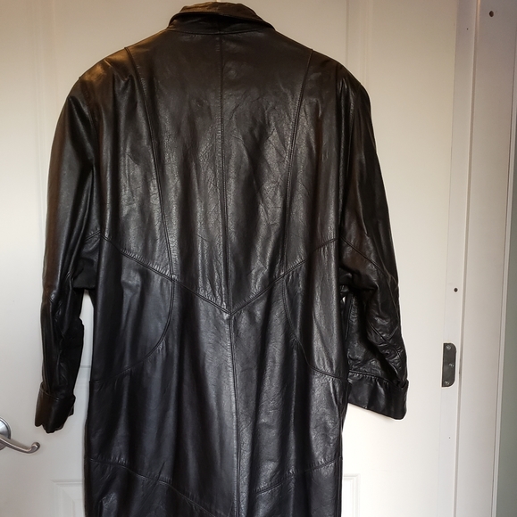 1980 Vintage ladies oversized leather jacket - Picture 2 of 14